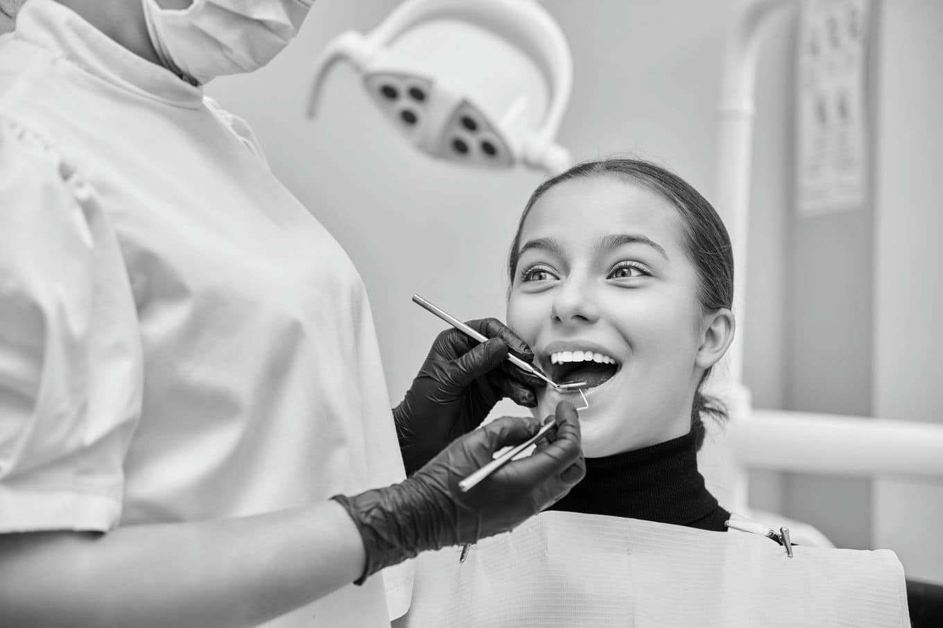 kobieta na przeglądzie dentystycznym
